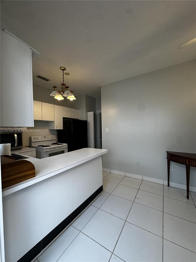 Building Photo - 2810 SW 114th Ave