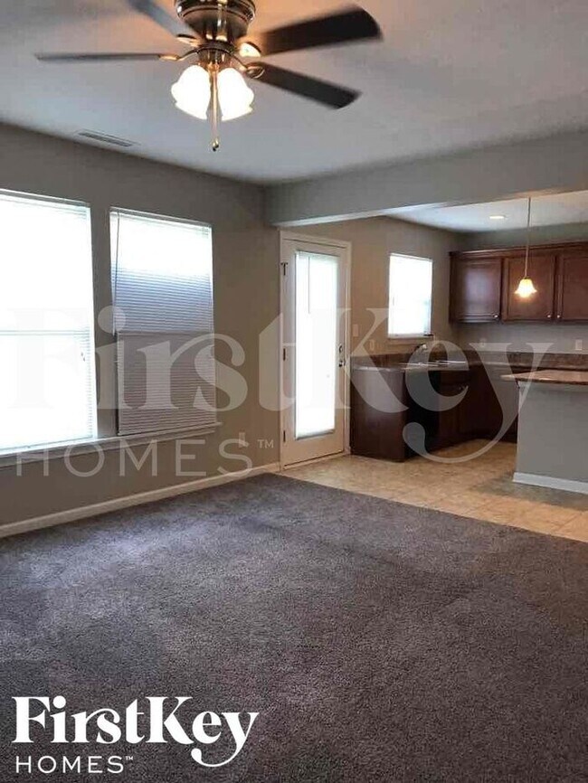 Foto del edificio - 7934 Liberty School Ln