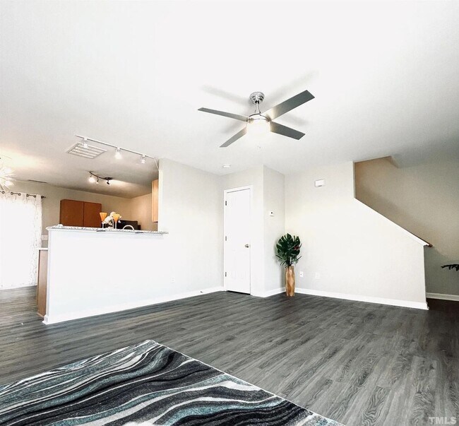 Foto del edificio - Comfortable 3BD, 2.5BA Raleigh Home with a 1-Car Attached Garage in an HOA Community with Amenities