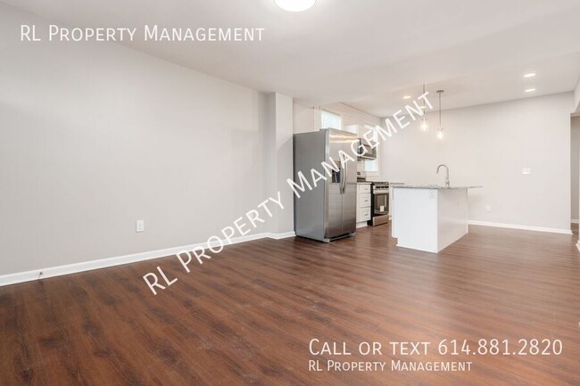 Building Photo - Super Cute 1st Floor unit in Duplex