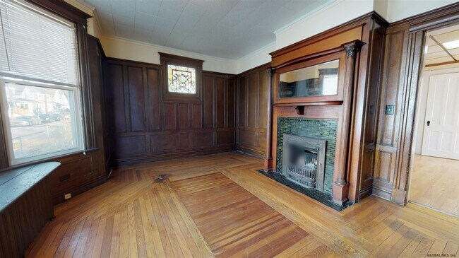 Foto del edificio - 282 Manning Blvd