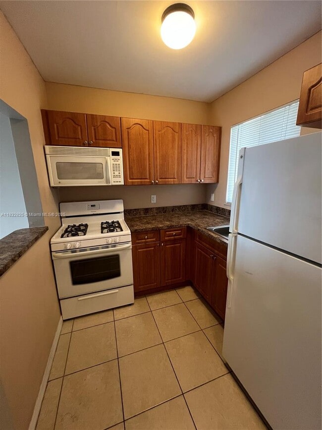 Building Photo - 14500 SW 88th Ave