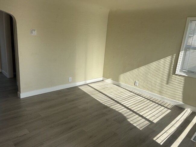 Foto del edificio - Beautifully Well-Kept 2 Bedroom, 1 Bath Home