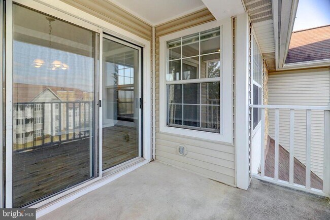 Building Photo - 5608 Willoughby Newton Dr