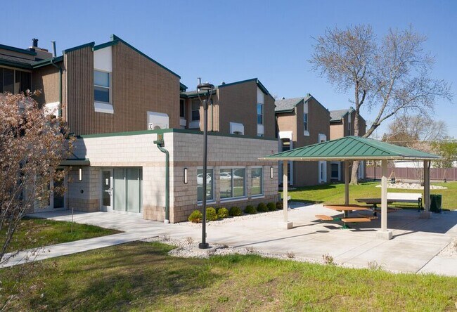 Building Photo - 2250 Layard Ave