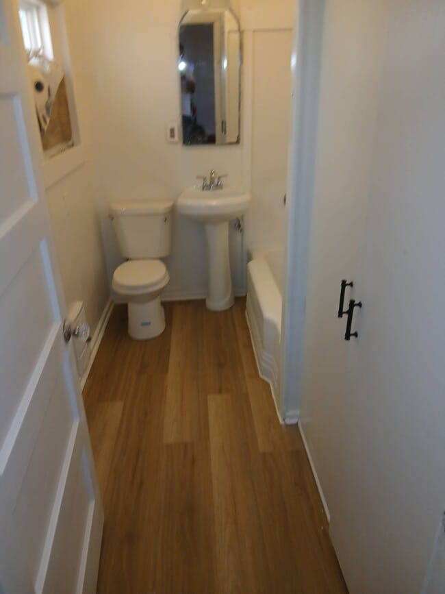 Building Photo - 712 Park St