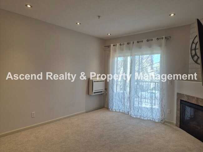 Foto del edificio - 2Bed/2Bath Tanasbourne Condo Quiet Location MiniSplit AC Assigned Parking Space Water & Garbage I...