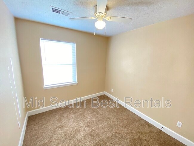 Foto del edificio - 2532 Sunny Hill Dr