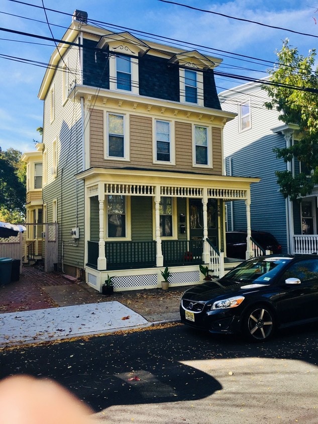 Primary Photo - 340 Willow St