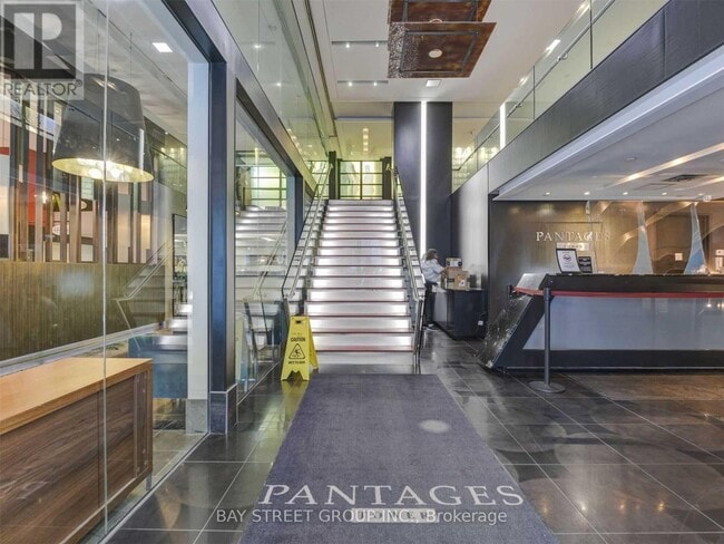 Building Photo - 210 Victoria St