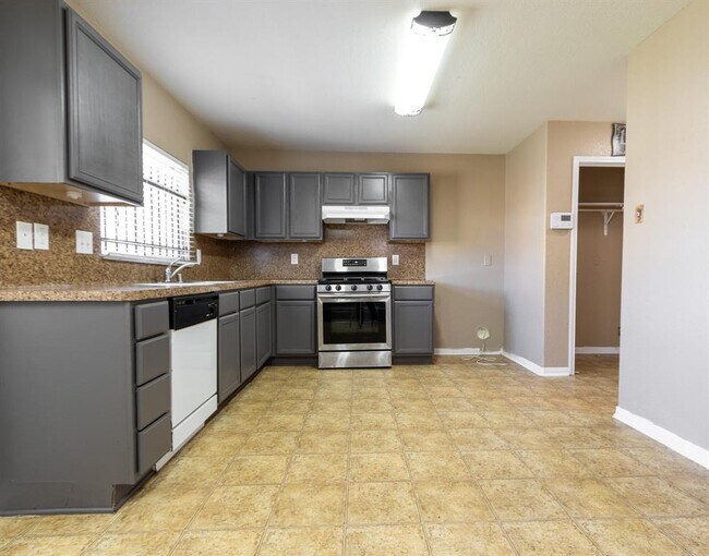 Foto del edificio - 7419 Foxwood Fair Ln
