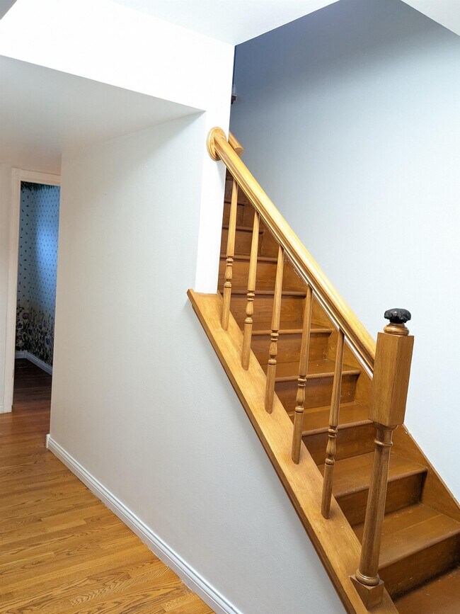 Building Photo - 4821 Edgewood Hills Dr
