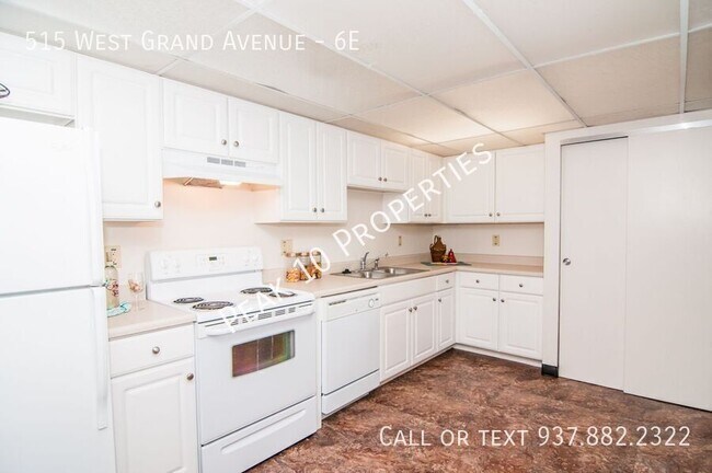Foto del edificio - 515 W Grand Ave