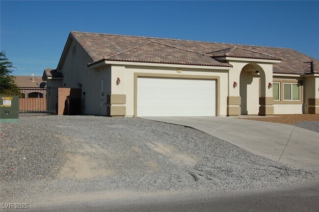Foto del edificio - 4920 Honey Locust Dr