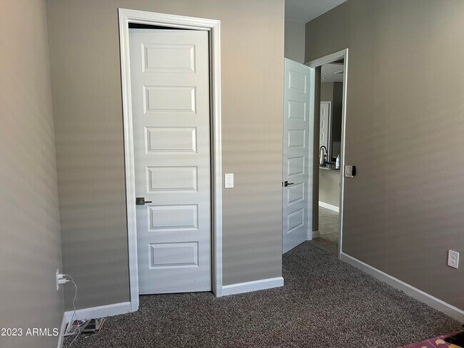 Foto del edificio - 10544 W Albert Ln