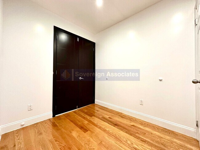 Foto del edificio - 109 W 105th St