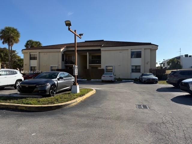 Building Photo - 660 W Park Dr