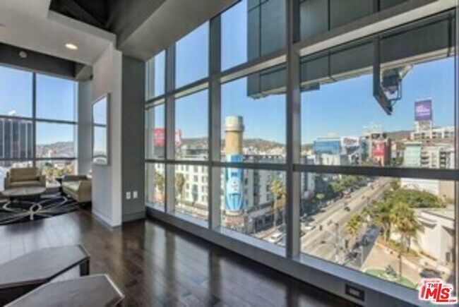 Foto del edificio - 1480 Vine St