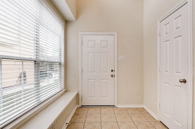 Building Photo - 87 N Burberry Park