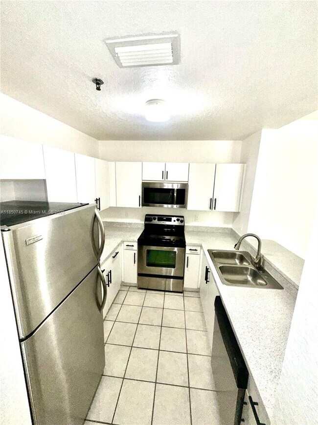 Foto del edificio - 2901 Riverside Dr