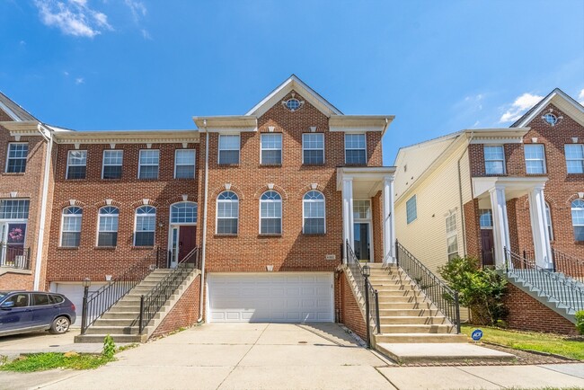 Photo - Spacious 3-Bedroom Townhouse with 3.5 Baths and 2426 Sq. Ft. at 43122 Shadow Terrace, Leesburg, VA 2