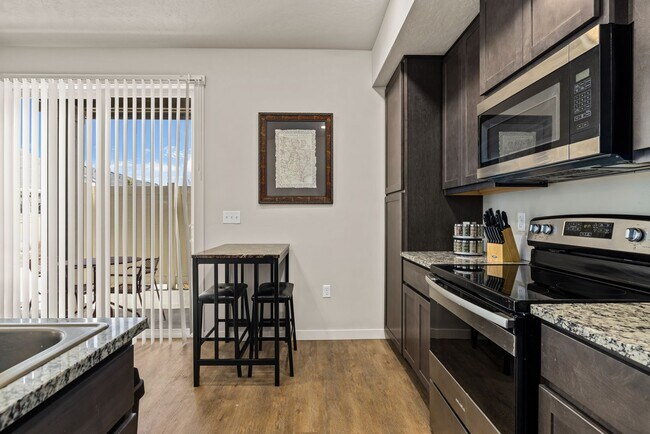 Foto del edificio - 7485 N Lucy Rose Ln