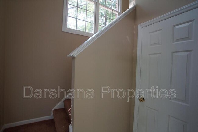 Building Photo - 2823 Kudrow Ln