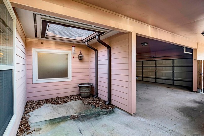 Building Photo - 11110 Boardwalk Dr