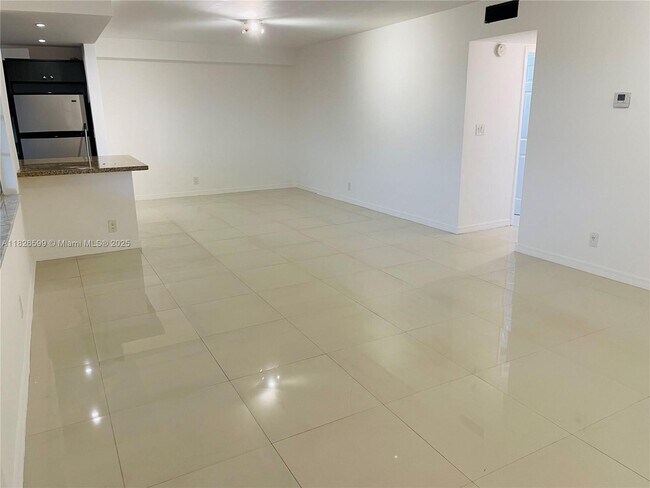 Foto del edificio - 180 NE 12th Ave