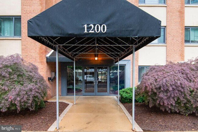 Foto del edificio - 1200 S Arlington Ridge Rd