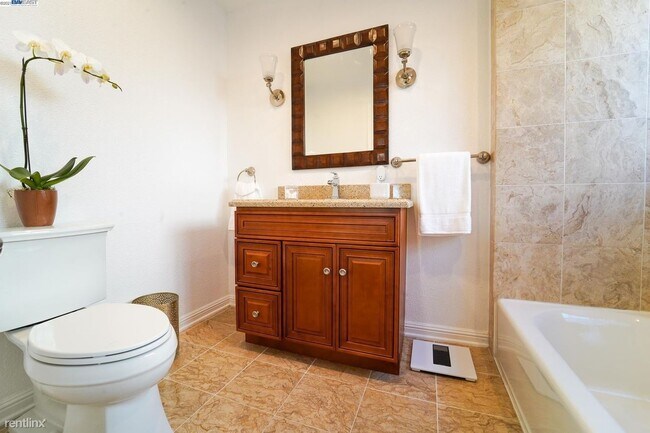 Building Photo - 3 br, 2 bath House - 4796 Portola Dr