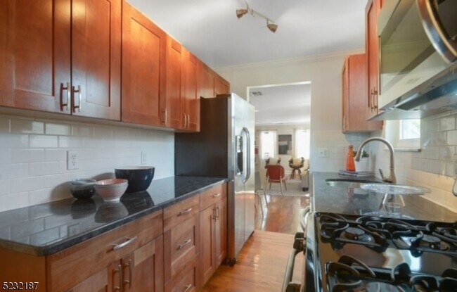 Foto del edificio - 11 Tichenor Pl