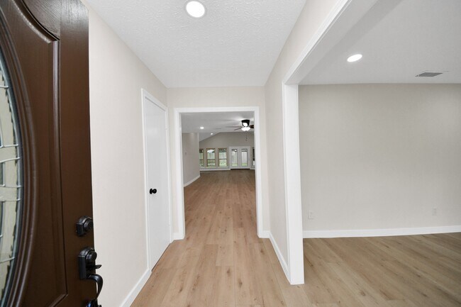 Foto del edificio - 25511 Many Oak Dr