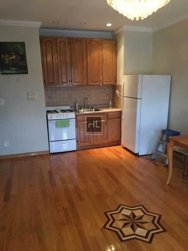 Primary Photo - 8309 Lefferts Blvd