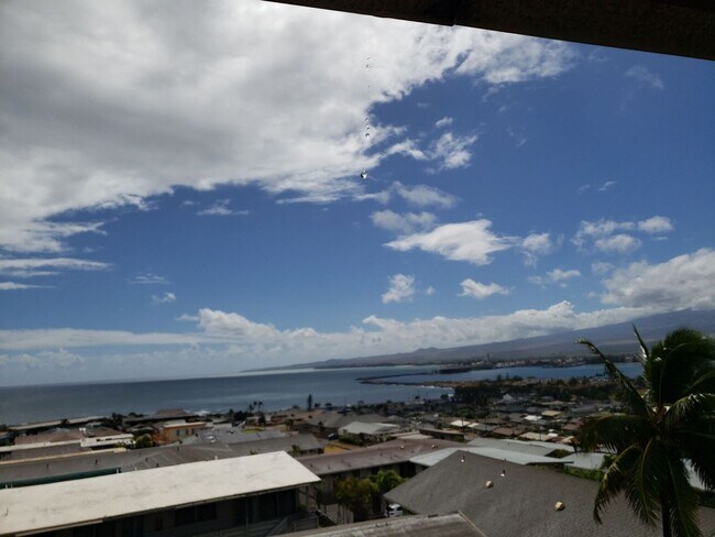 Foto del edificio - WAILUKU MANOR 1 BD. 1 BA. UNFURNISHED UNIT