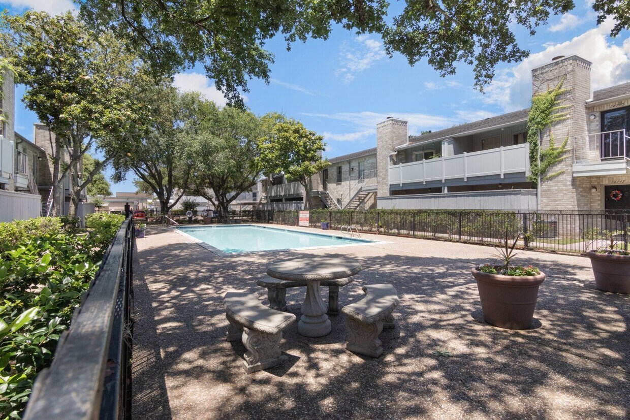 Foto del edificio - 10835 Braes Bend Dr