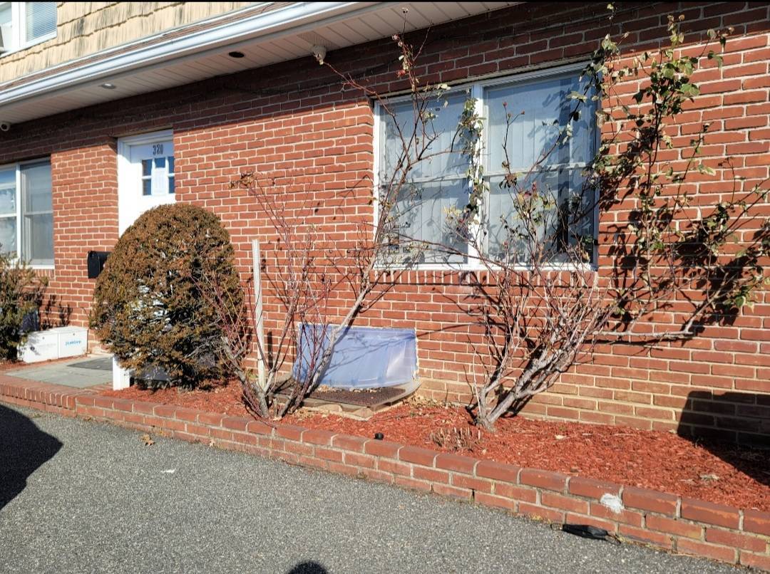 Primary Photo - 320 Wilson St