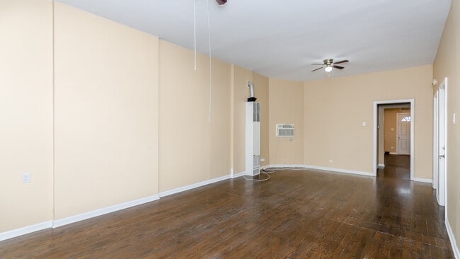 Building Photo - 460 W 29th St