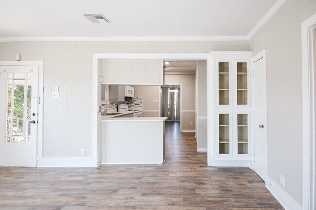 Foto del edificio - 311 S Morgan Ave