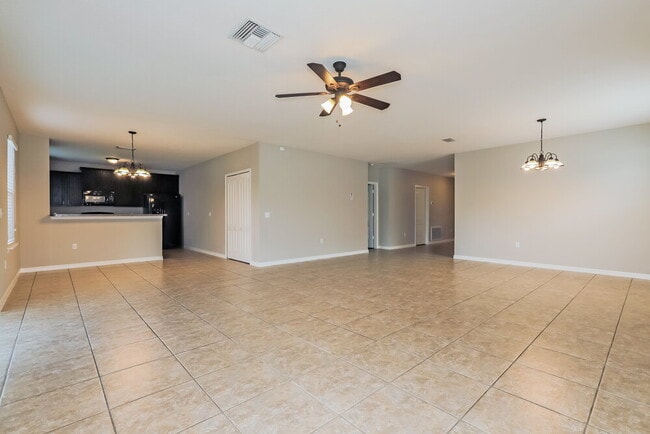 Building Photo - 6929 Glenbrook Dr