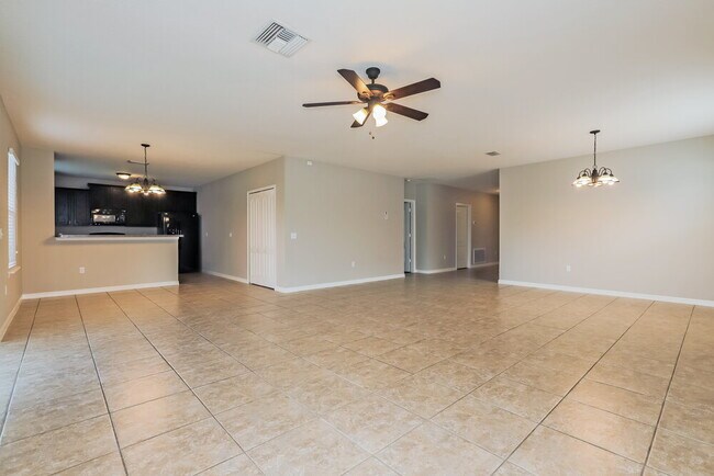 Foto del edificio - 6929 Glenbrook Dr