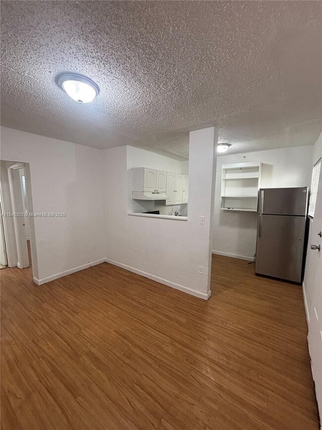 Foto del edificio - 542 NW 8th St