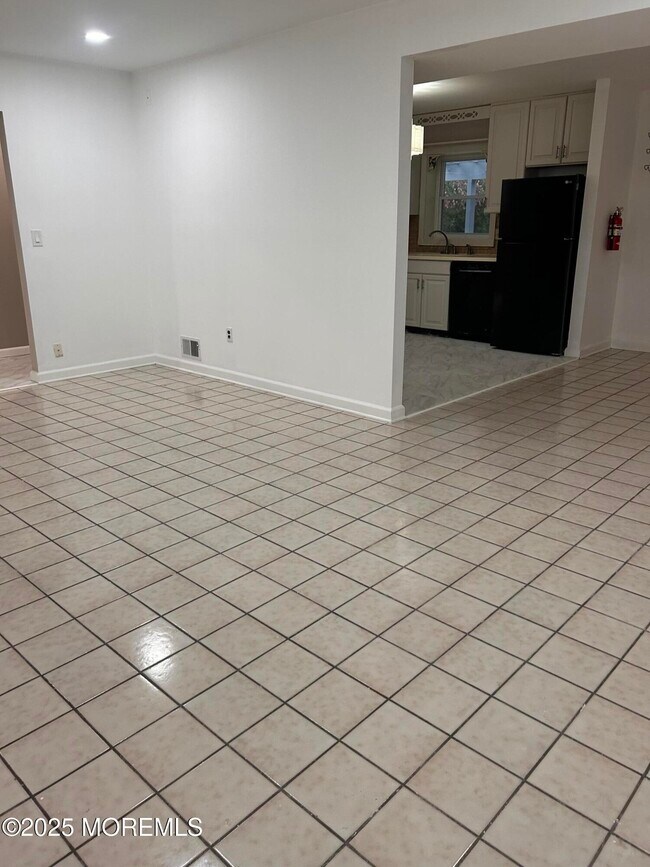 Foto del edificio - 823 Bowman Rd