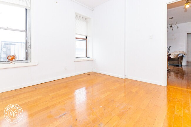 Building Photo - 160 Havemeyer St