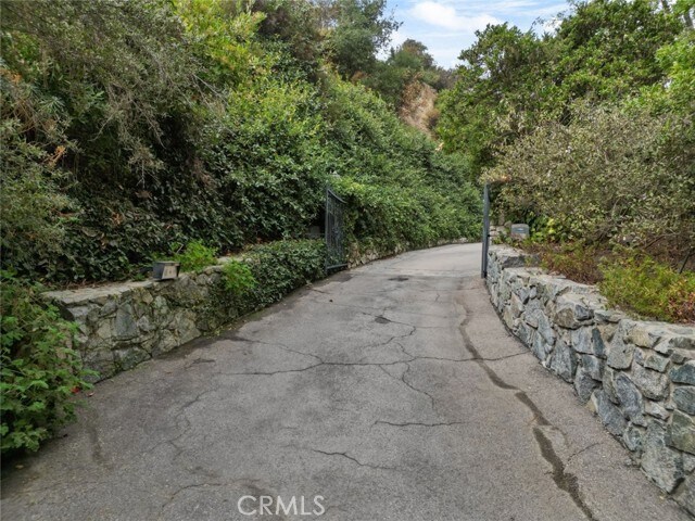 Foto del edificio - 1218 Flintridge Cir