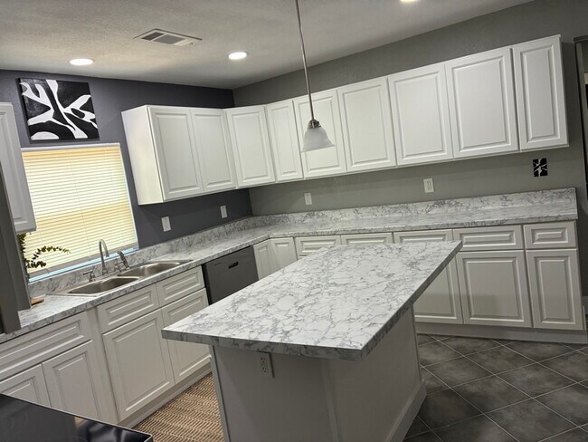 Foto del edificio - 706 E Tinsley St