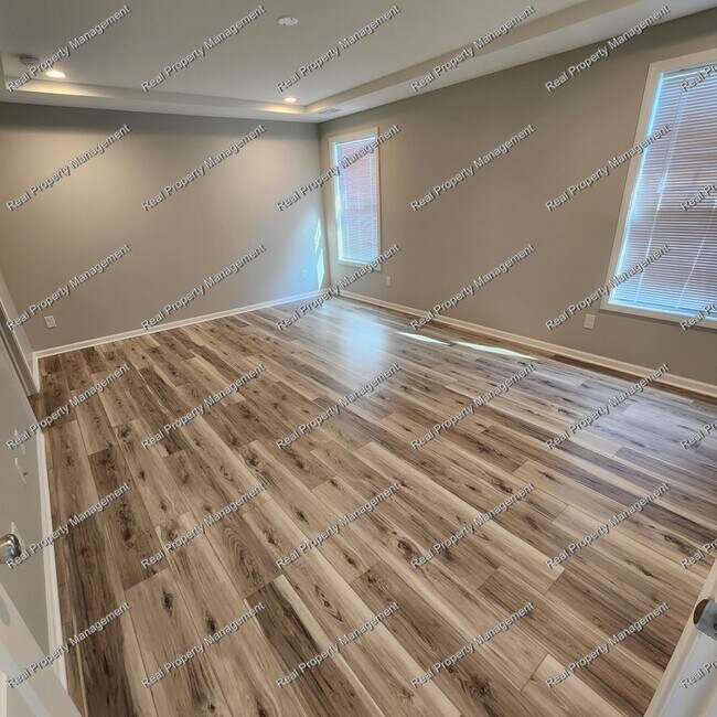 Foto del edificio - Brand New 3 Bedroom Duplex