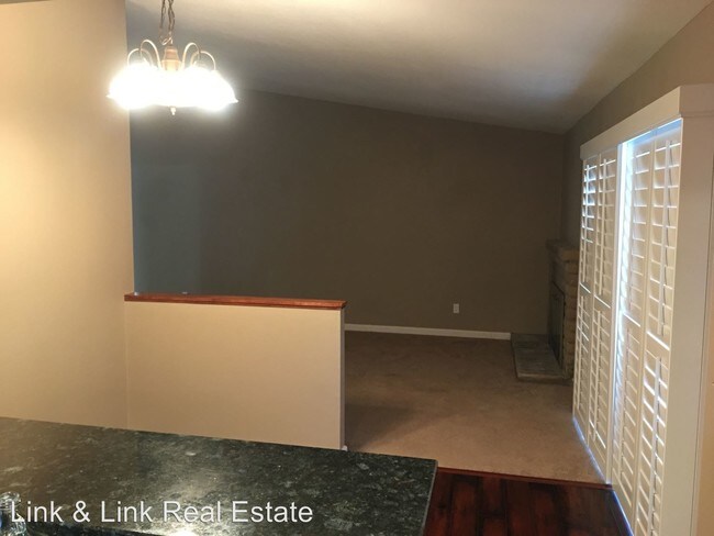 Foto del edificio - 3 br, 2 bath House - 178 Kingswood Ave