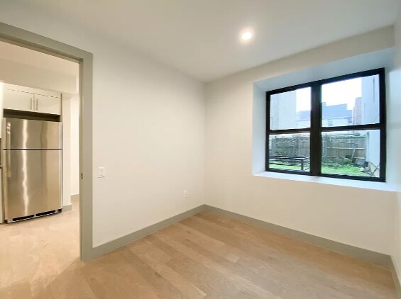 Foto del edificio - 287 Hawthorne St
