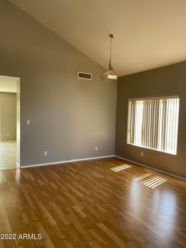 Building Photo - 8853 W Salter Dr